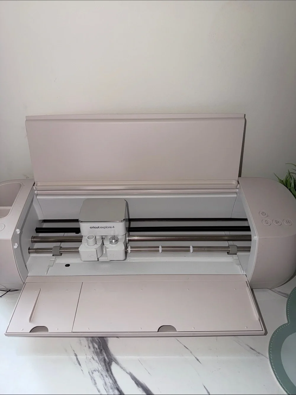 Cricut Smart Cutting Machine in Light Pink